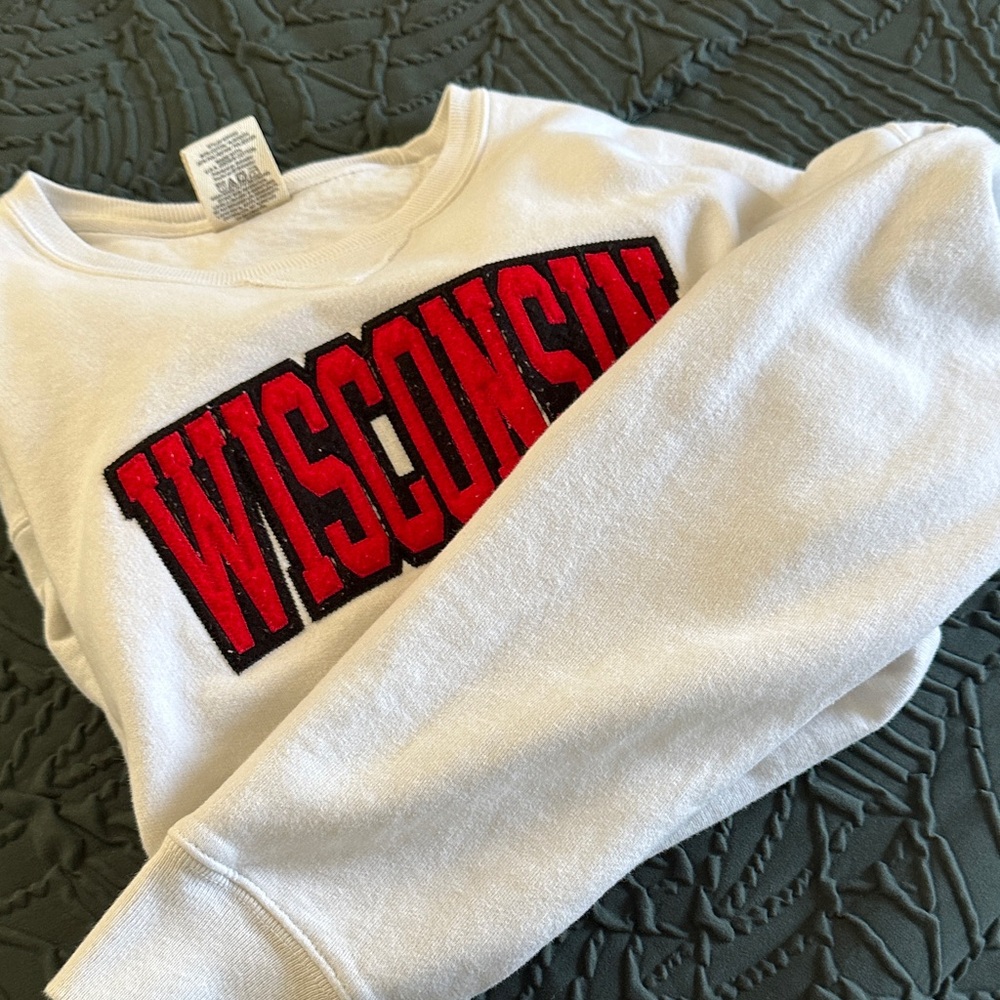 Wisconsin White Sweatshirt! - Picture 2 of 3